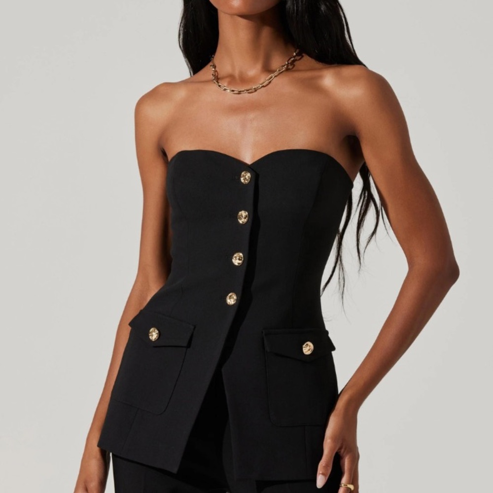 NWOT MILANI TAILORED BUSTIER TOP